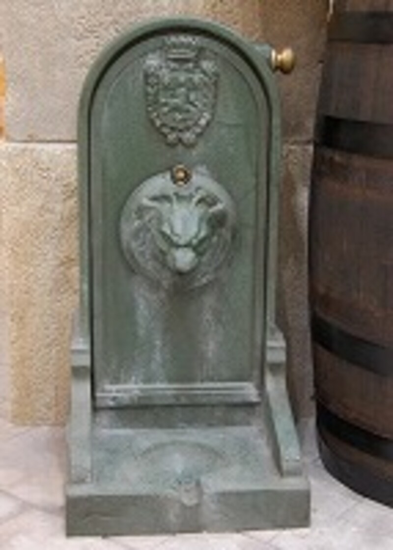 リヨン広場の水飲み場のモチーフ