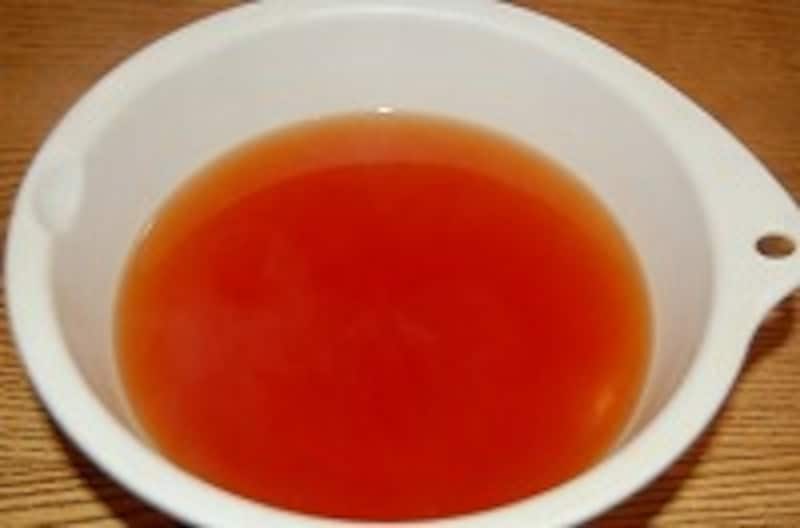 煮出した液をこす