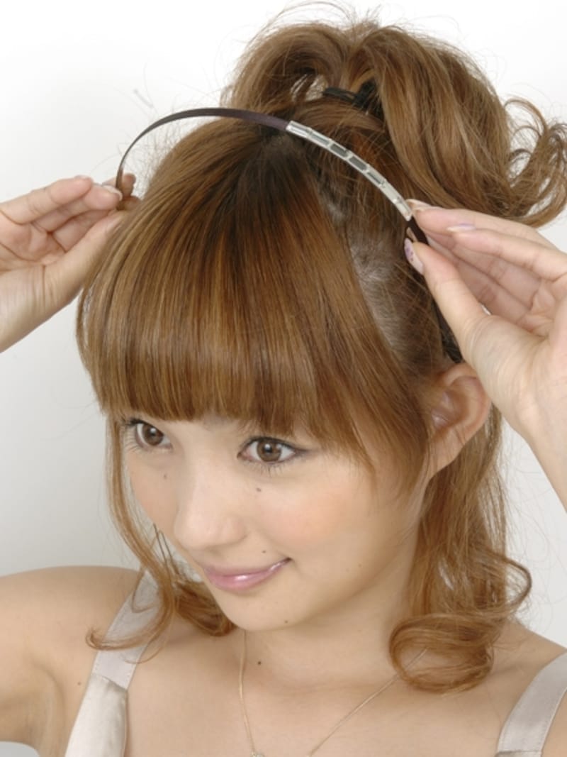 前髪との境目にのせる