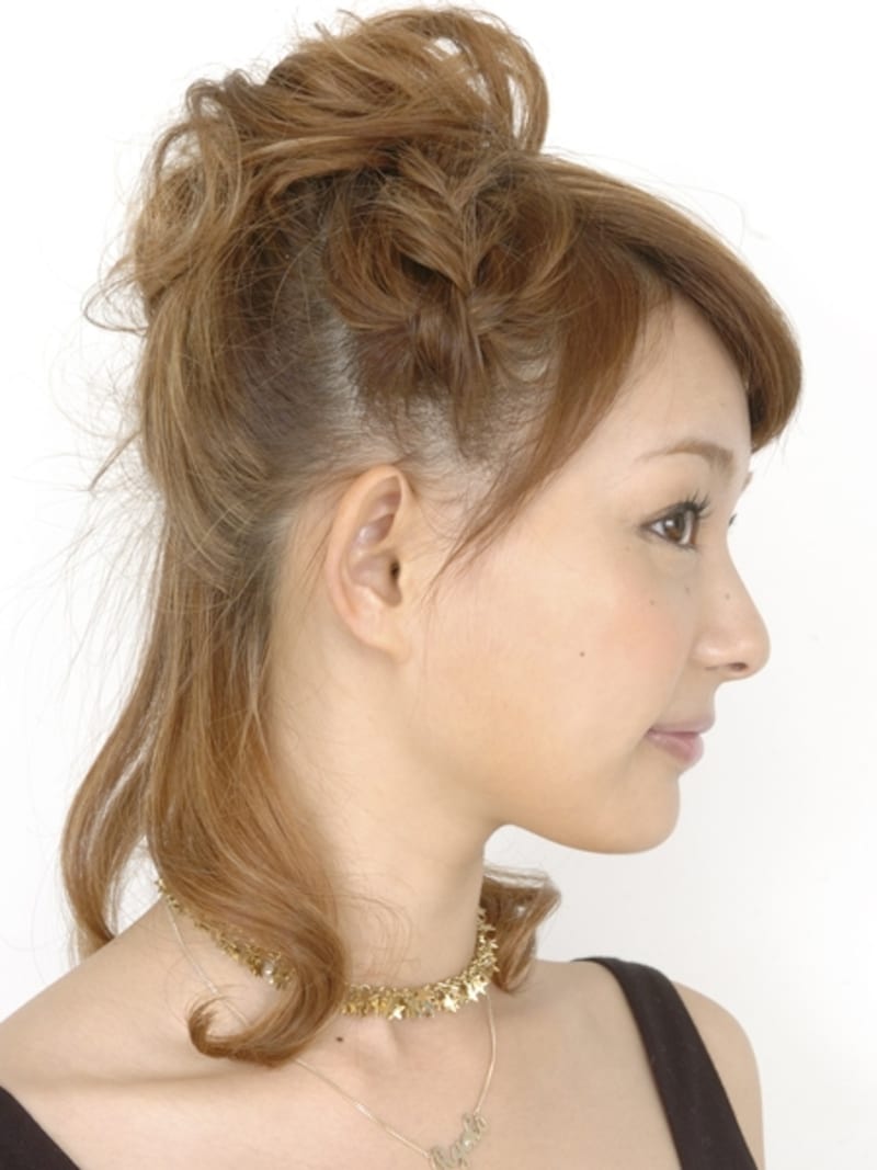 高めの位置にボリュームをもってくると華やかになる