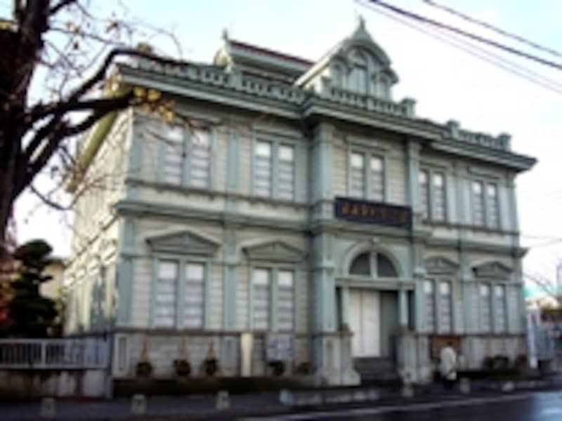明治37年築の青森銀行記念館。ルネッサンス様式の美しい建物です