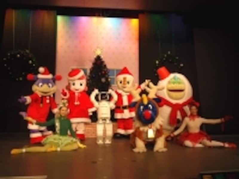 アシモも活躍する「コチラ&アシモ アニバーサリー クリスマスシアター」