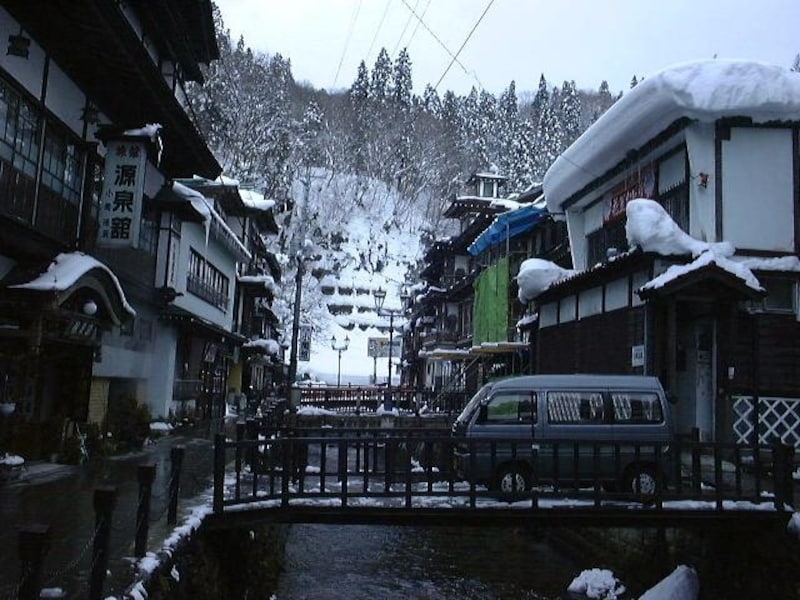【山形】冬の銀山温泉の温泉街
