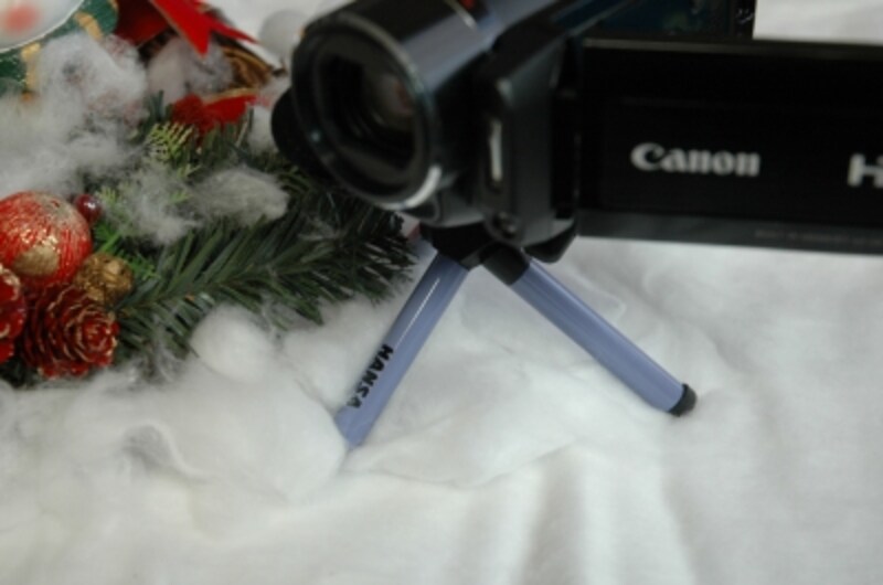 ▲デジカメ用のミニ三脚を利用する