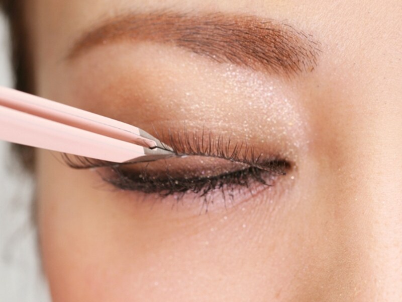 ピンセットを使用して