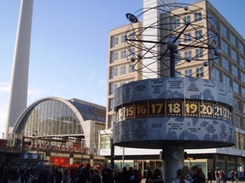 アレクサンダー広場の世界時計