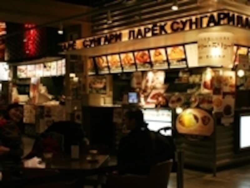 ビーナスフォート・アウトレットのダイニングコート