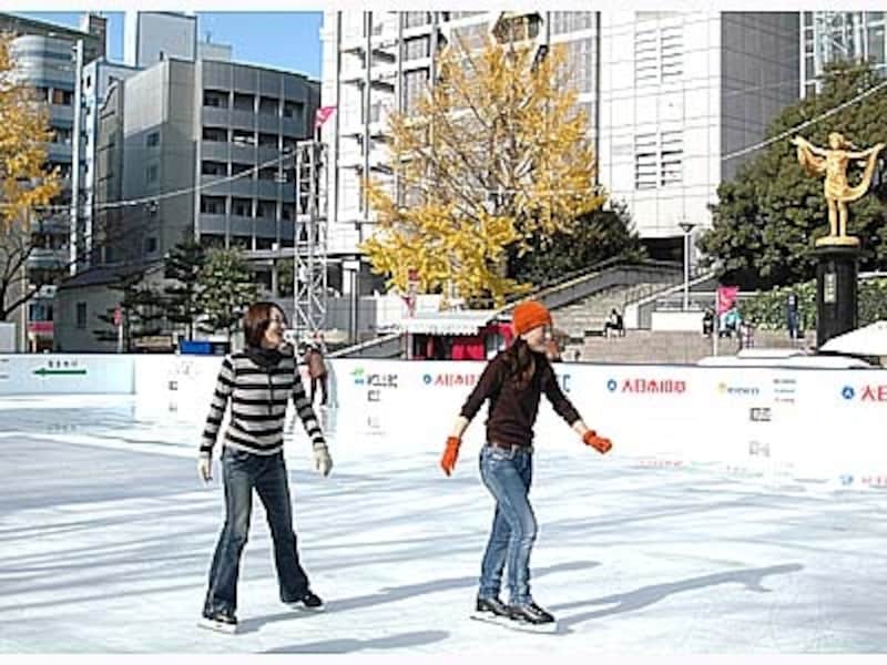 青空の下のスケートは爽快！名古屋の冬の新名所となるか！？