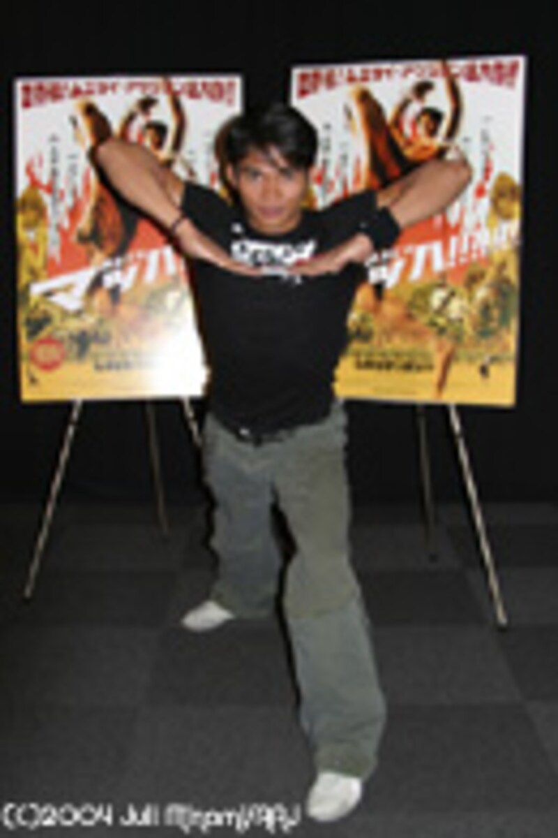 『マッハ』トニー・ジャーにインタビュー