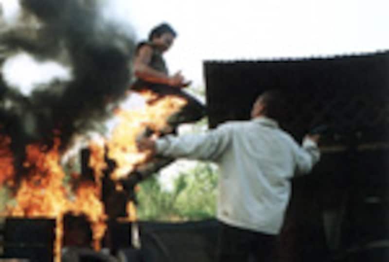 『マッハ』トニー・ジャーにインタビュー