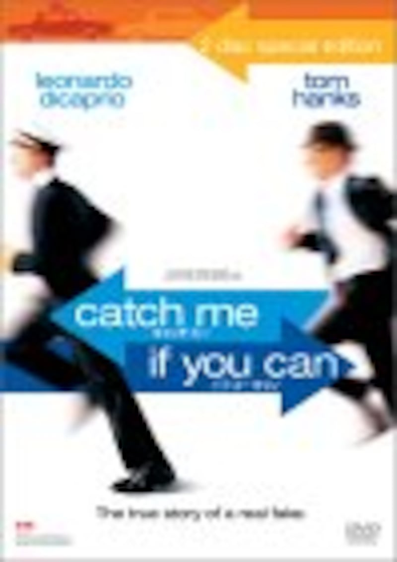 『キャッチ・ミー・イフ・ユー・キャン[Catch Me If You Can]』「世界をだました男」の著者フランク・アバグネイルJr.の実話をもとに映画化。生きていくために詐欺師にならざるをえなかった主人公の詐欺師（レオナルド・ディカプリオ）をFBI捜査官カール・ハンラティ（トム・ハンクス）が追跡する。今ではFBIや銀行を相手に詐欺対策コンサルタントになっている。