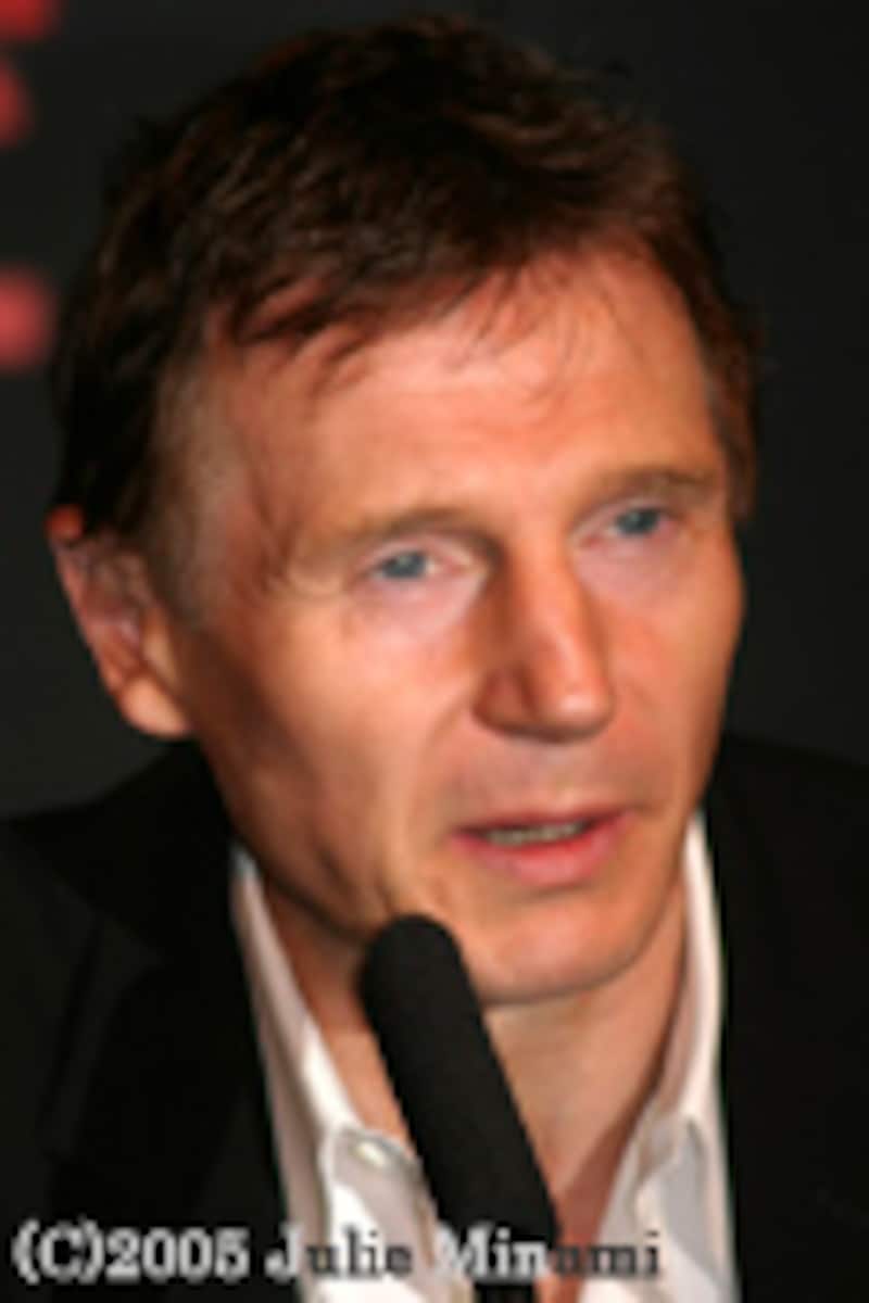 『バットマン ビギンズ』来日会見