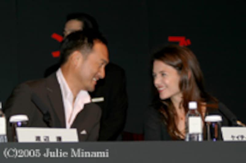 『バットマン ビギンズ』来日会見