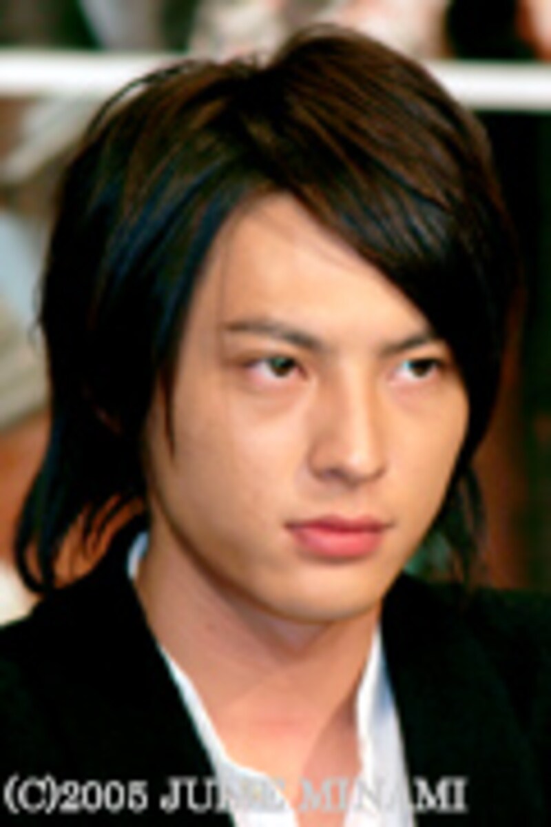 『about love／関於愛[クワァンユーアイ]』来日会見【上海編】