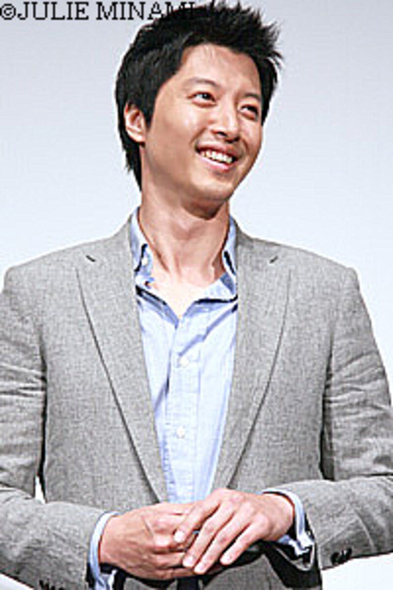 『今、愛する人と暮らしていますか？』イ・ドンゴン初日舞台挨拶