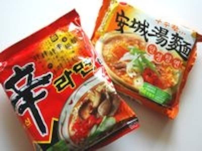 人気NO1ラーメンは「辛」ラーメン(左）その名の通り辛いです。安城湯面もあっさりしたピリ辛具合が美味しいと評判