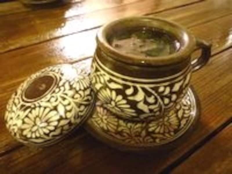 素朴な美が映える韓国の陶磁器。