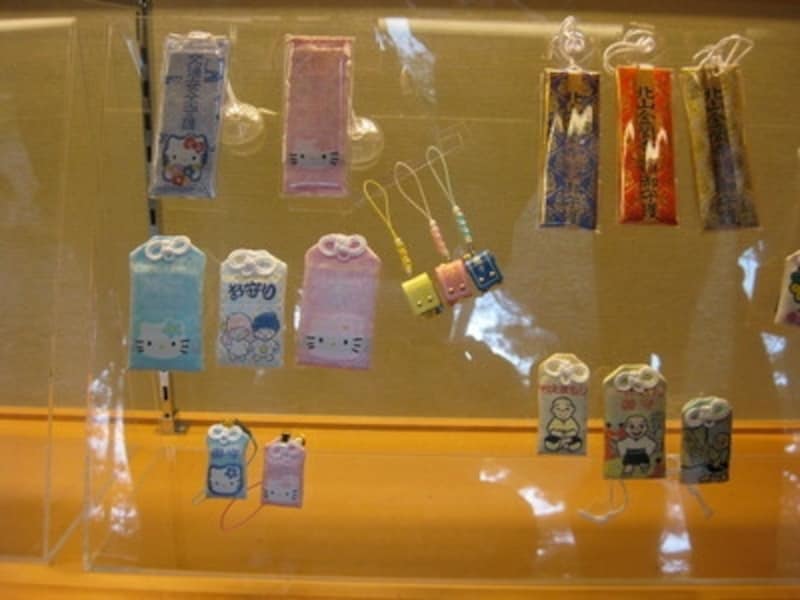 ファンなら即買い!?undefined珍しい「金閣寺限定」キティ