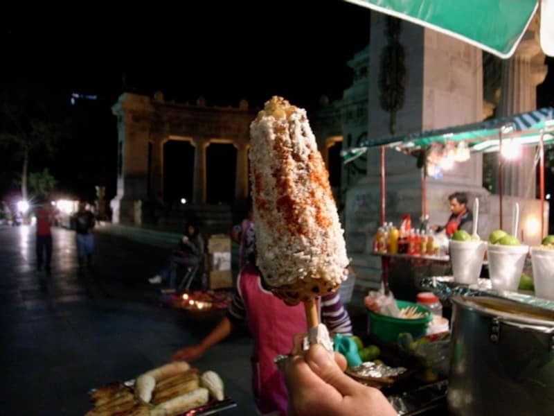 マヨネーズとチレたっぷり。カロリー高そうで手強いけど、おいしいんです