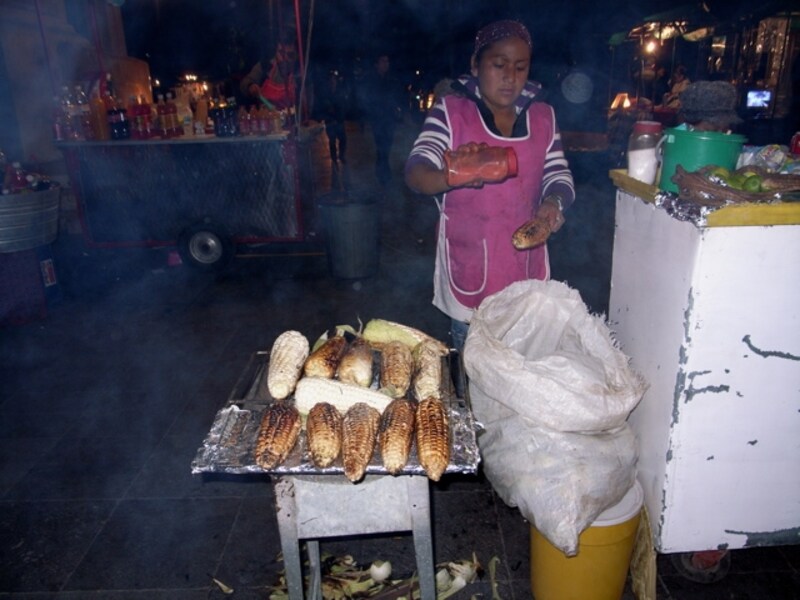 煙の匂いに誘われて、ついつい買ってしまう