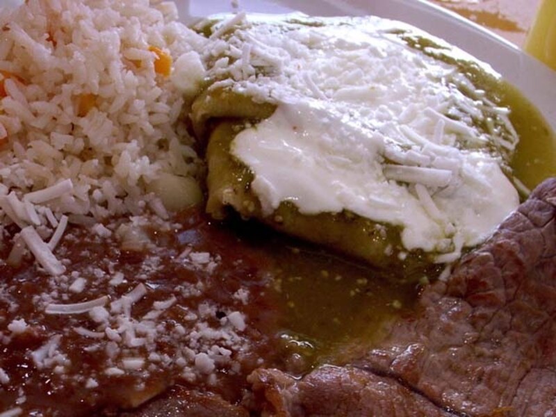 サルサベルデを使ったエンチラーダ