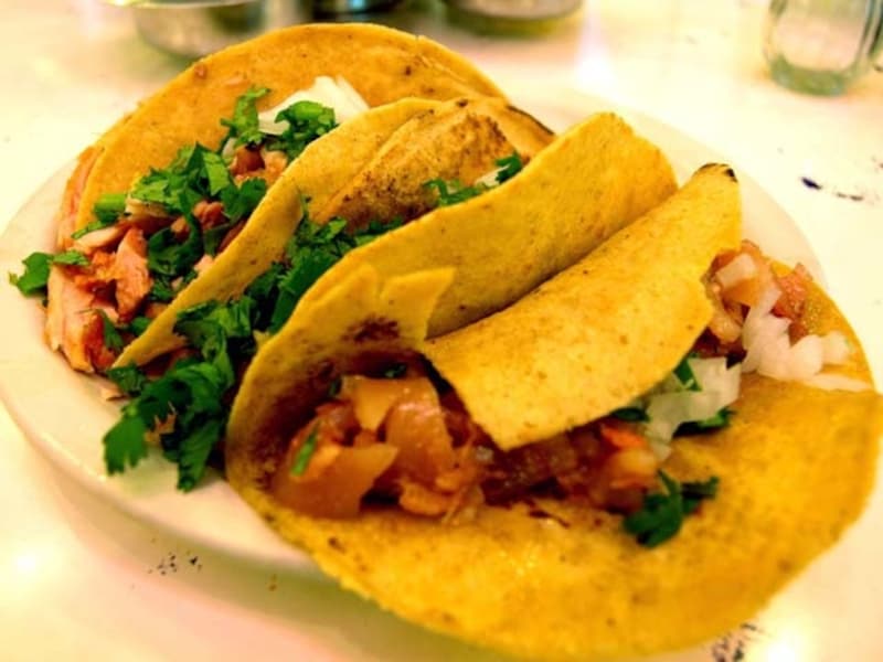 蒸した肉がやわらかで、食べやすいカルニータス