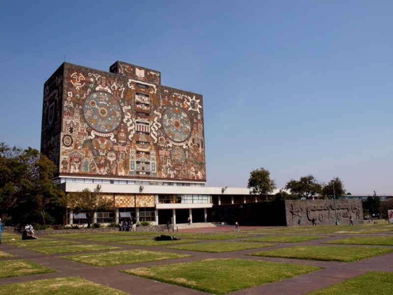 メキシコ国立大学の中央図書館の壁に描かれたファン・オゴルマンの壁画