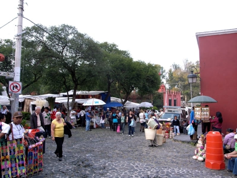 サン・アンヘル名物の土曜民芸市場