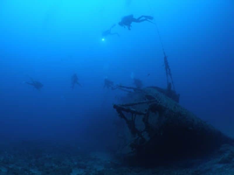 古宇利島沖に沈むエモンズ号undefined写真提供：Diving Shop Olu Olu