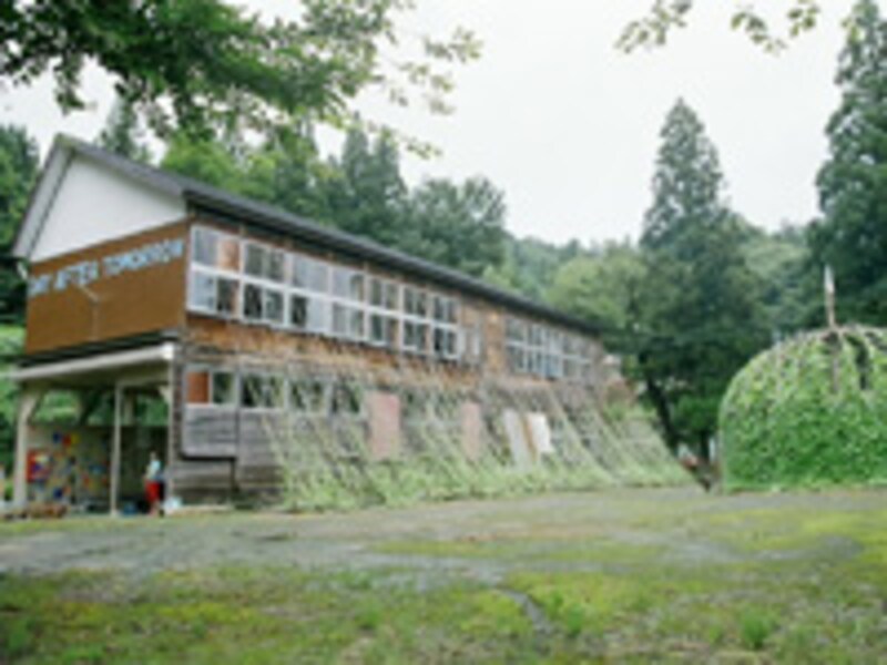 《明後日新聞社文化事業部 - 一昨日テレビ局広報宣伝部》