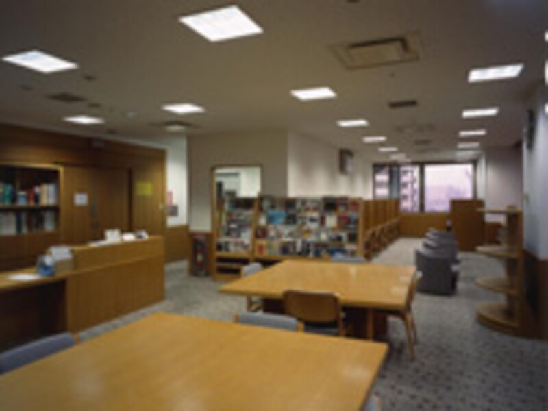 東京都写真美術館図書室