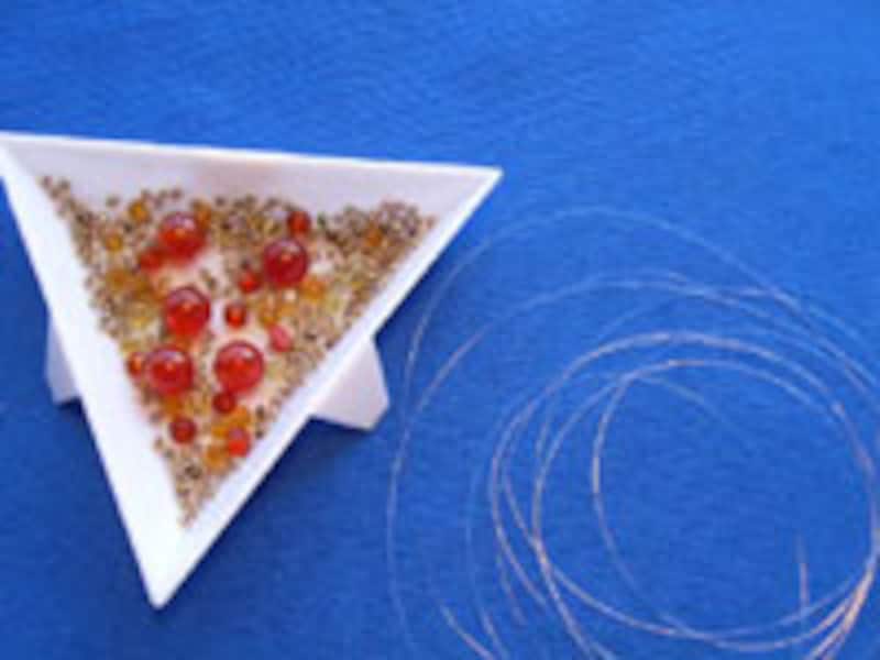 テグスとビーズ