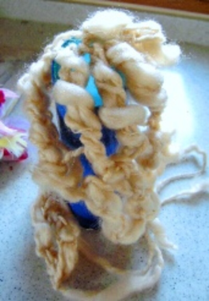 フラワーベースを装飾したところ