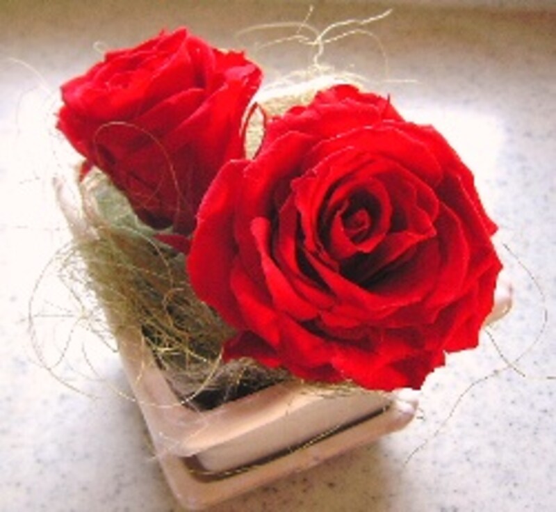 バラを挿しているところ