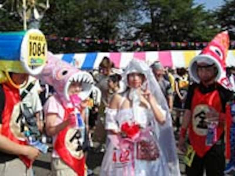 正体不明の金魚太郎と花嫁さん