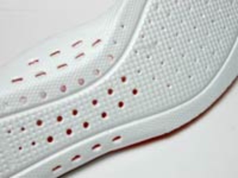 底面は全面エンボス加工