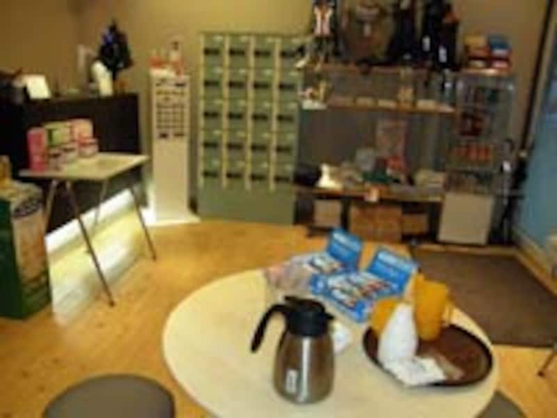 ロビーは情報交換やコミュニケーションに