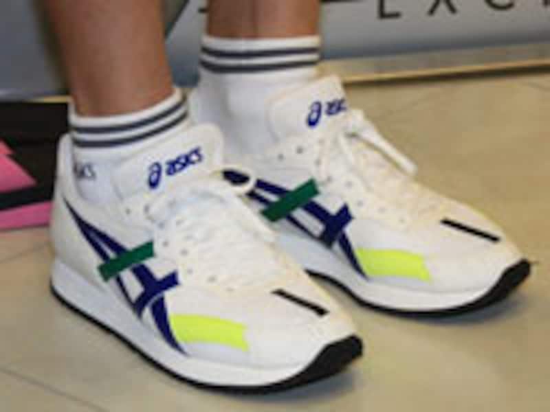 わざわざごくシンプルに作られた分析のための専用シューズ。もちろん多くのサイズ（22cm～32cmまで0.5mm刻み）が用意してある