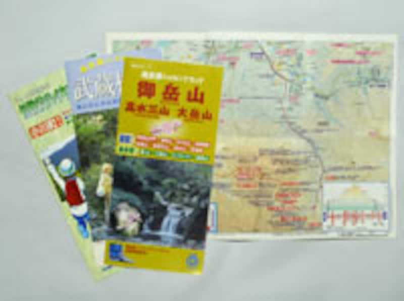 鉄道会社が配布しているハイキング地図がよくできている。おまけにタダ