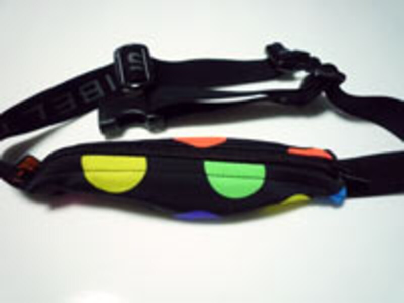 大きめのキーホルダーに二つのキーを付けて入れた状態