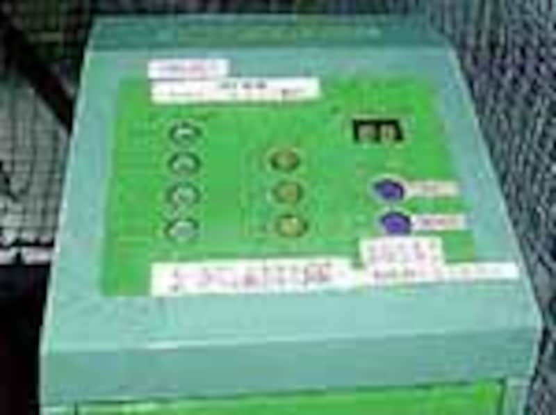 コントロールボックス