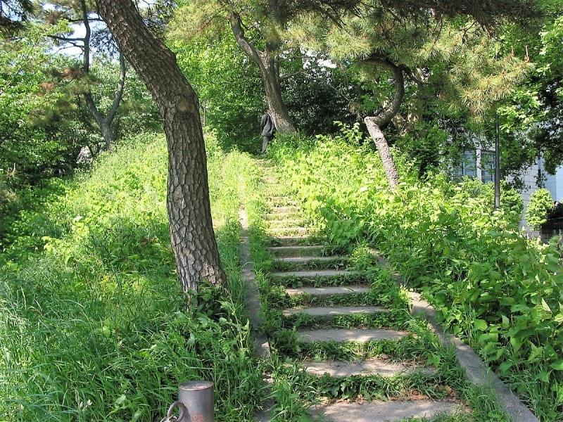 まるで明治時代にタイムスリップしたようなロケーション