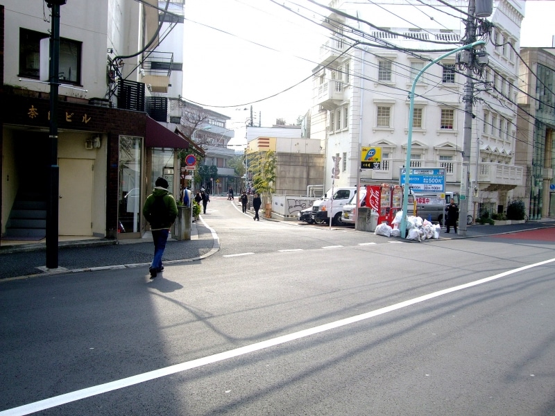 この道の先が川だった