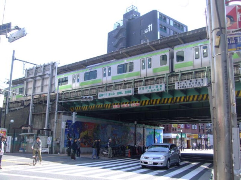 イーストデッキ