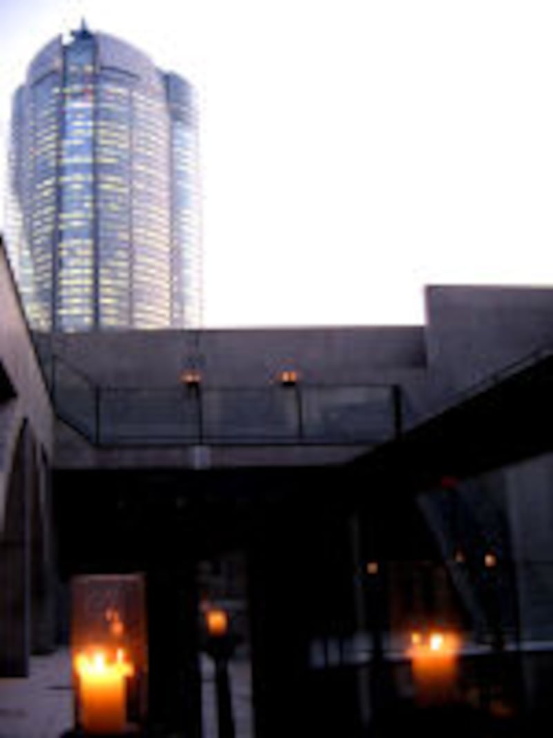 グリリア・ウエタケ