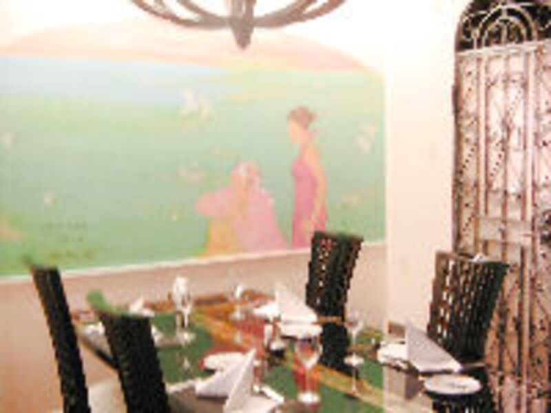 「H & M」 の上でお食事を！