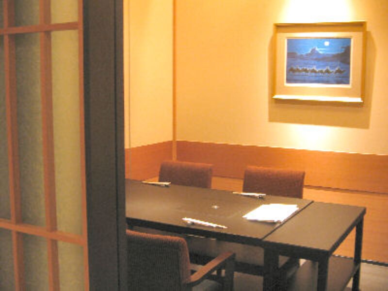 「H & M」 の上でお食事を！