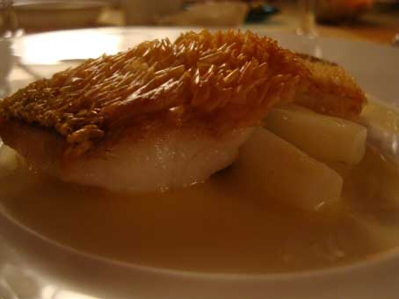 これもソースにフランス料理の本質を見ることができる。