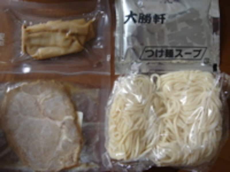 大勝軒 特製もりそば 中身