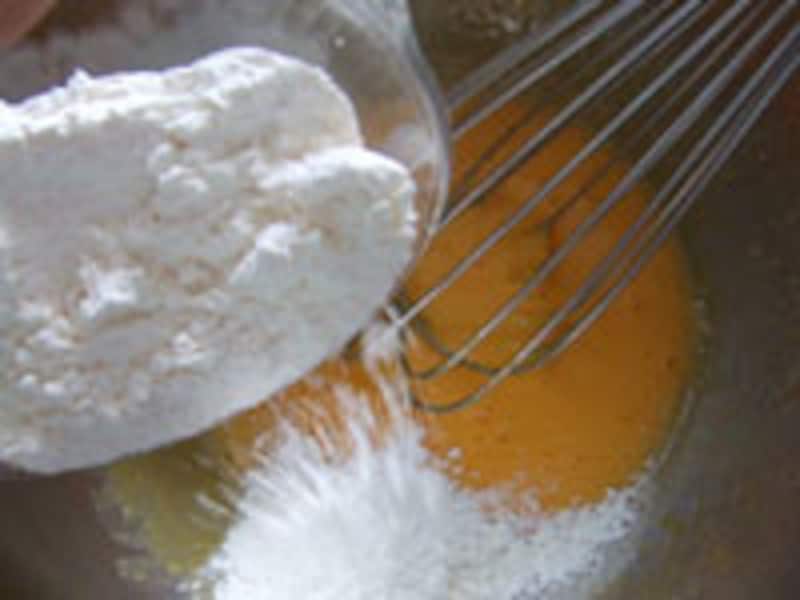 卵黄＋グラニュー糖＋小麦粉